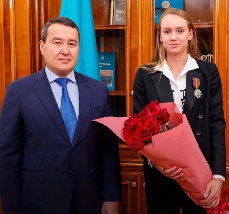 马卡：皇马是欧冠之王，但他们自2008年以来还没卫冕过西甲