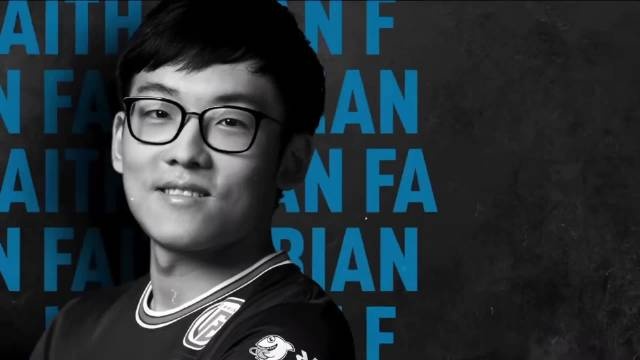 老友相逢!阿扎尔贝尔赛后见面狂笑 皇马球迷怒了.